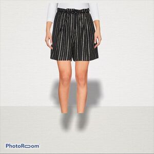 Hollister Ultra High Waist Paper Bag Short